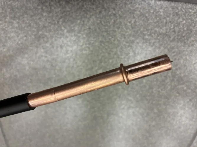 Zakończenie miedzianej rurki paliwowej w otulinie, flarowane pod system click - Honda Accord i Civic