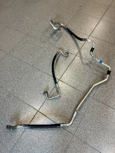 Komplet przewodów klimatyzacji z Kia Sportage III przed regeneracją